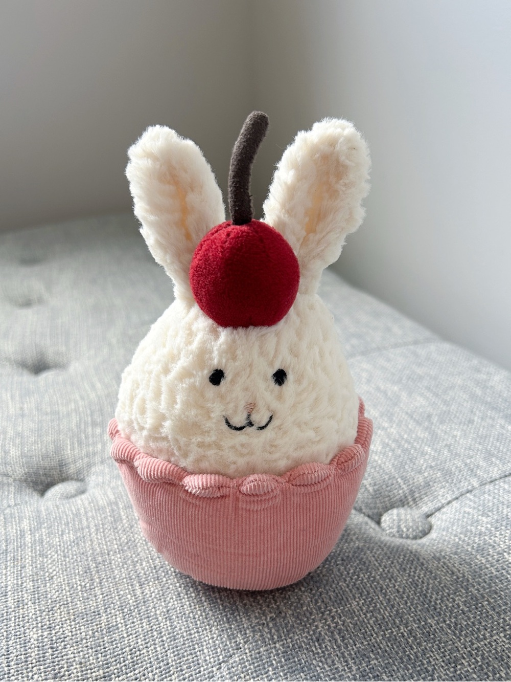 Authentic Jellycat dainty dessert bunny cupcake-rare retired